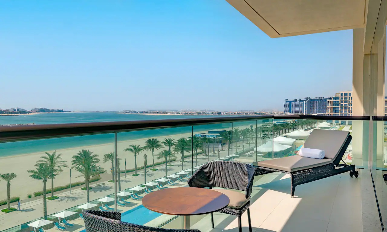 KING ONE BEDROOM SUITE WITH SEA VIEW BALCONY 3
